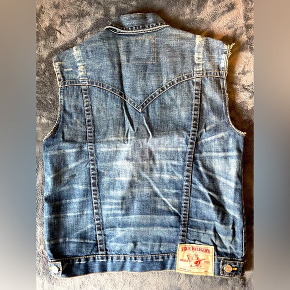 TRUE RELIGION Jean Jacket Sleeveless. Size XL. Color Blue. - Picture 2 of 2
